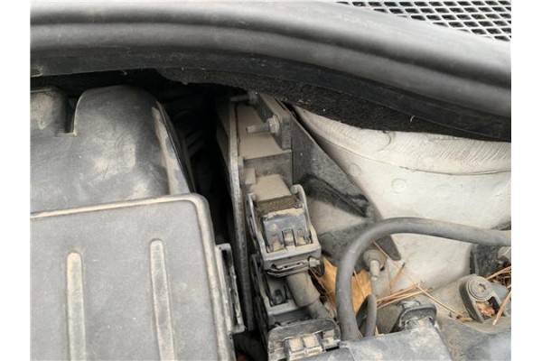 Recambio de centralita para renault clio iii 1.5 dci (c/br1g) referencia OEM IAM 8200504593  