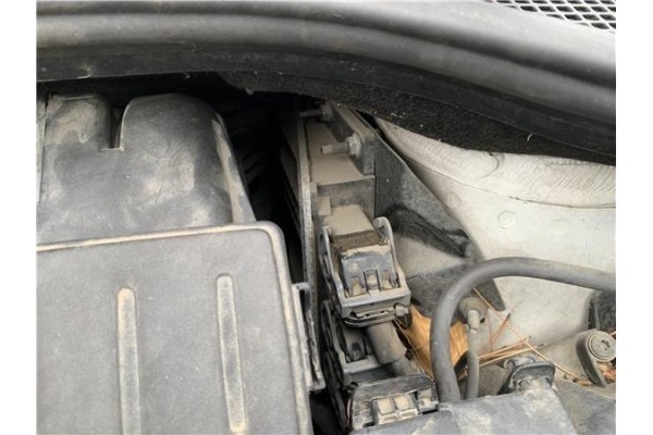 Recambio de centralita para renault clio iii 1.5 dci (c/br1g) referencia OEM IAM 8200504593  