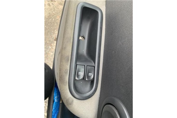 Recambio de mando elevalunas delantero izquierdo para renault clio iii 1.5 dci (c/br1g) referencia OEM IAM 8200214939  