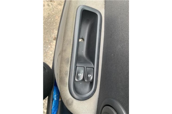 Recambio de mando elevalunas delantero izquierdo para renault clio iii 1.5 dci (c/br1g) referencia OEM IAM 8200214939  
