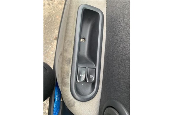 Recambio de mando elevalunas delantero izquierdo para renault clio iii 1.5 dci (c/br1g) referencia OEM IAM 8200214939  