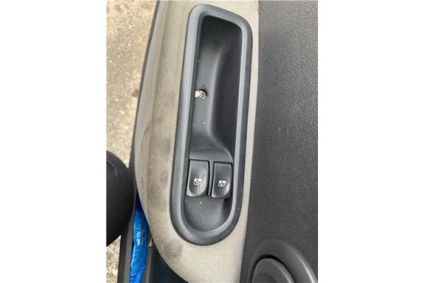 Recambio de mando elevalunas delantero izquierdo para renault clio iii 1.5 dci (c/br1g) referencia OEM IAM 8200214939  