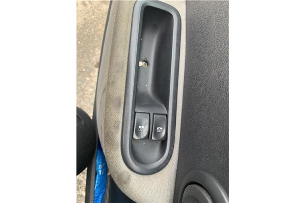 Recambio de mando elevalunas delantero izquierdo para renault clio iii 1.5 dci (c/br1g) referencia OEM IAM 8200214939  