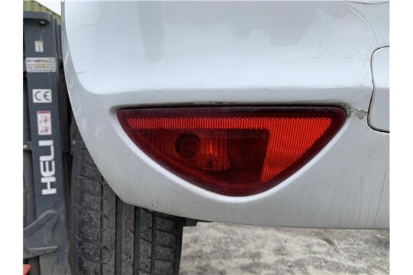 Recambio de piloto antiniebla trasero izquierdo para renault clio iii 1.5 dci (c/br1g) referencia OEM IAM 8200776116  