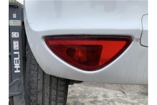 Recambio de piloto antiniebla trasero izquierdo para renault clio iii 1.5 dci (c/br1g) referencia OEM IAM 8200776116  