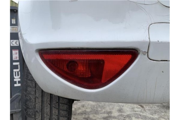 Recambio de piloto antiniebla trasero izquierdo para renault clio iii 1.5 dci (c/br1g) referencia OEM IAM 8200776116  