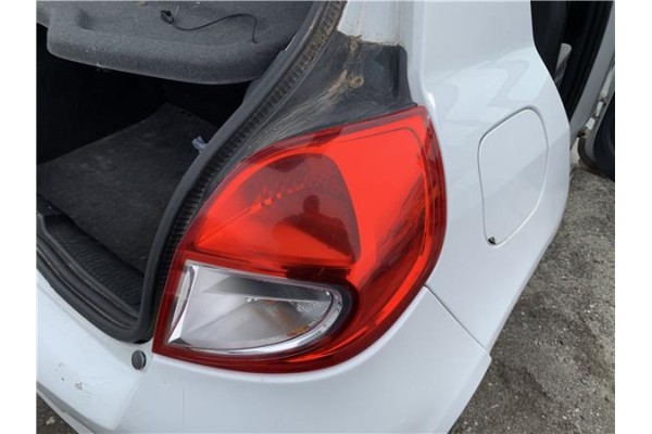 Recambio de piloto trasero derecho para renault clio iii 1.5 dci (c/br1g) referencia OEM IAM 8200886946  