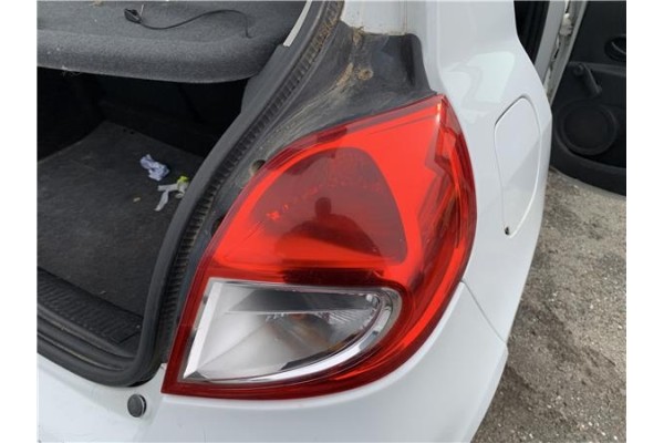 Recambio de piloto trasero derecho para renault clio iii 1.5 dci (c/br1g) referencia OEM IAM 8200886946  