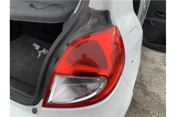 Recambio de piloto trasero derecho para renault clio iii 1.5 dci (c/br1g) referencia OEM IAM 8200886946  