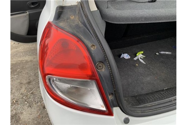 Recambio de piloto trasero izquierdo para renault clio iii 1.5 dci (c/br1g) referencia OEM IAM 8200886944  