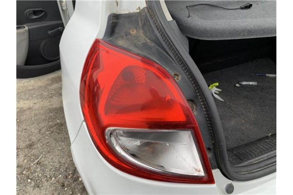 Recambio de piloto trasero izquierdo para renault clio iii 1.5 dci (c/br1g) referencia OEM IAM 8200886944  