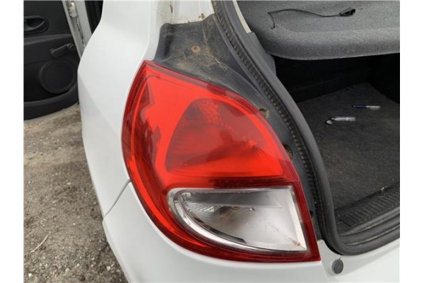 Recambio de piloto trasero izquierdo para renault clio iii 1.5 dci (c/br1g) referencia OEM IAM 8200886944  