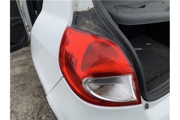 Recambio de piloto trasero izquierdo para renault clio iii 1.5 dci (c/br1g) referencia OEM IAM 8200886944  