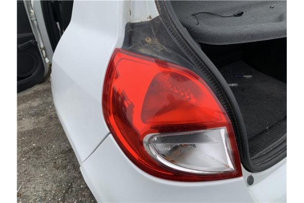 Recambio de piloto trasero izquierdo para renault clio iii 1.5 dci (c/br1g) referencia OEM IAM 8200886944  