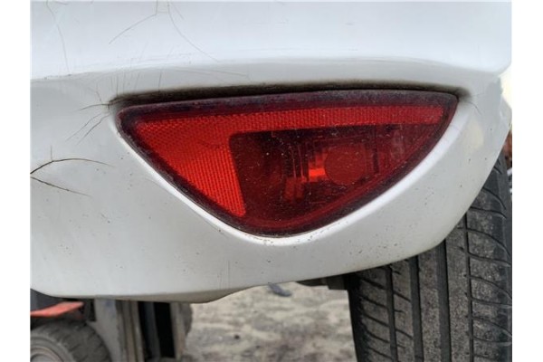 Recambio de piloto antiniebla trasero derecho para renault clio iii 1.5 dci (c/br1g) referencia OEM IAM 8200776054  