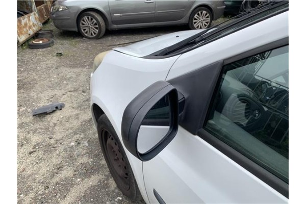 Recambio de retrovisor izquierdo para renault clio iii 1.5 dci (c/br1g) referencia OEM IAM 7701061190  