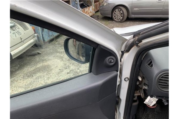 Recambio de retrovisor izquierdo para renault clio iii 1.5 dci (c/br1g) referencia OEM IAM 7701061190  