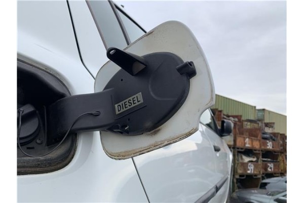 Recambio de tapa exterior combustible para renault clio iii 1.5 dci (c/br1g) referencia OEM IAM 8200290088  