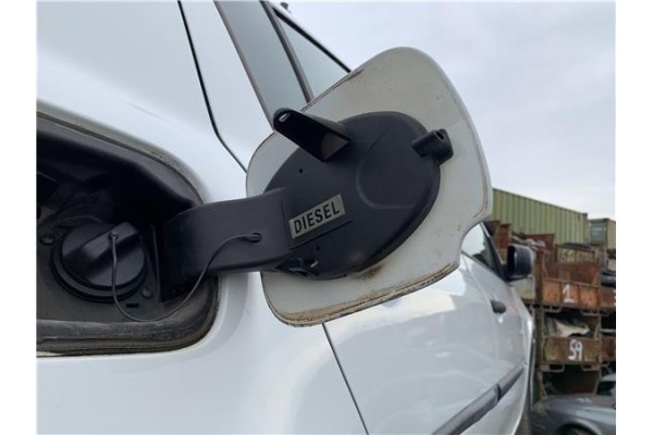 Recambio de tapa exterior combustible para renault clio iii 1.5 dci (c/br1g) referencia OEM IAM 8200290088  