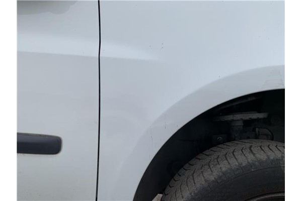 Recambio de aleta delantero derecha para renault clio iii 1.5 dci (c/br1g) referencia OEM IAM 7701476105 8,20E+09 