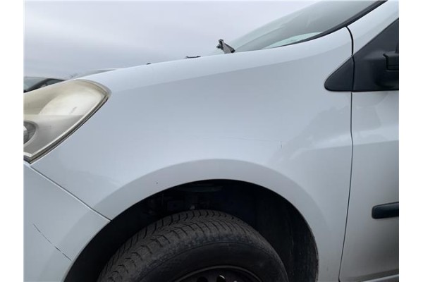 Recambio de aleta delantero izquierda para renault clio iii 1.5 dci (c/br1g) referencia OEM IAM 7701476104 8200325170 
