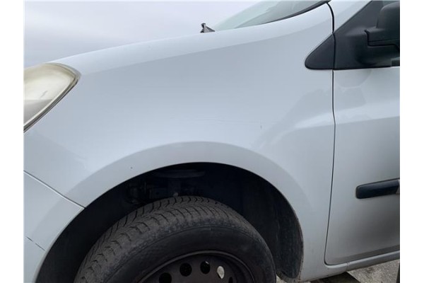 Recambio de aleta delantero izquierda para renault clio iii 1.5 dci (c/br1g) referencia OEM IAM 7701476104 8200325170 