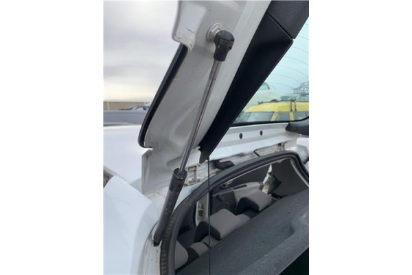 Recambio de amortiguador porton para renault clio iii 1.5 dci (c/br1g) referencia OEM IAM 8200299546 21051203 