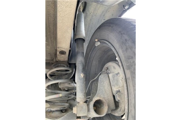 Recambio de amortiguador trasero derecho para renault clio iii 1.5 dci (c/br1g) referencia OEM IAM 8200452700 8200676771 