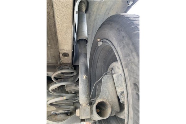 Recambio de amortiguador trasero derecho para renault clio iii 1.5 dci (c/br1g) referencia OEM IAM 8200452700 8200676771 