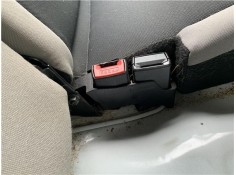 Recambio de anclaje cinturon trasero izquierdo para renault clio iii 1.5 dci (c/br1g) referencia OEM IAM 8200684024  