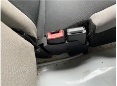Recambio de anclaje cinturon trasero izquierdo para renault clio iii 1.5 dci (c/br1g) referencia OEM IAM 8200684024  