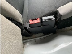 Recambio de anclaje cinturon trasero izquierdo para renault clio iii 1.5 dci (c/br1g) referencia OEM IAM 8200684024  