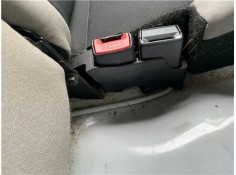 Recambio de anclaje cinturon trasero izquierdo para renault clio iii 1.5 dci (c/br1g) referencia OEM IAM 8200684024  
