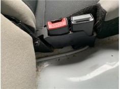 Recambio de anclaje cinturon trasero izquierdo para renault clio iii 1.5 dci (c/br1g) referencia OEM IAM 8200684024  