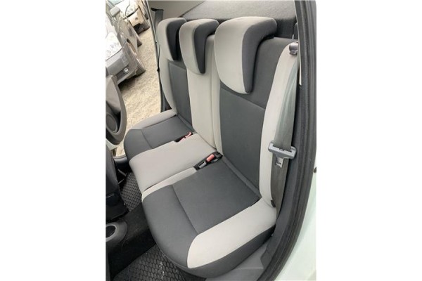 Recambio de asientos traseros para renault clio iii 1.5 dci (c/br1g) referencia OEM IAM 7701061837 886516182R 