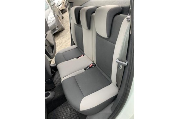 Recambio de asientos traseros para renault clio iii 1.5 dci (c/br1g) referencia OEM IAM 7701061837 886516182R 