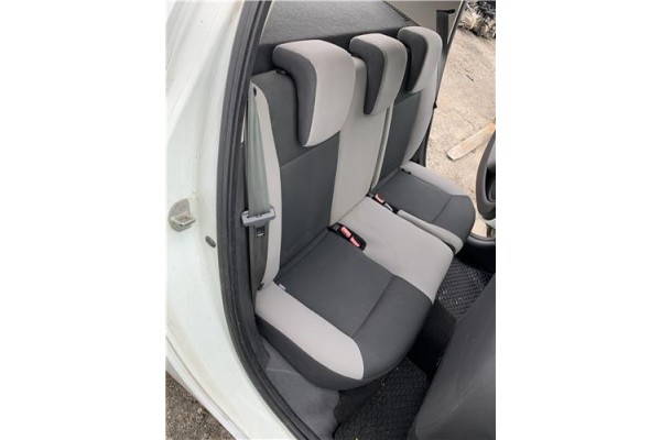 Recambio de asientos traseros para renault clio iii 1.5 dci (c/br1g) referencia OEM IAM 7701061837 886516182R 