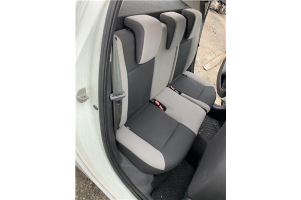 Recambio de asientos traseros para renault clio iii 1.5 dci (c/br1g) referencia OEM IAM 7701061837 886516182R 