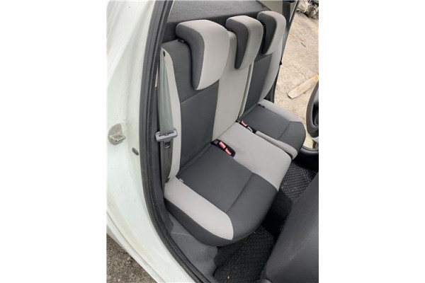 Recambio de asientos traseros para renault clio iii 1.5 dci (c/br1g) referencia OEM IAM 7701061837 886516182R 
