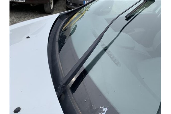 Recambio de brazo limpiaparabrisas delantero derecho para renault clio iii 1.5 dci (c/br1g) referencia OEM IAM 7701061594 770107