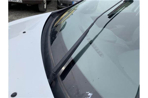 Recambio de brazo limpiaparabrisas delantero derecho para renault clio iii 1.5 dci (c/br1g) referencia OEM IAM 7701061594 770107