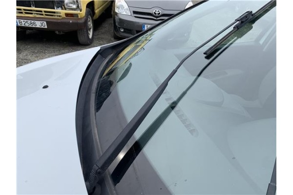 Recambio de brazo limpiaparabrisas delantero derecho para renault clio iii 1.5 dci (c/br1g) referencia OEM IAM 7701061594 770107