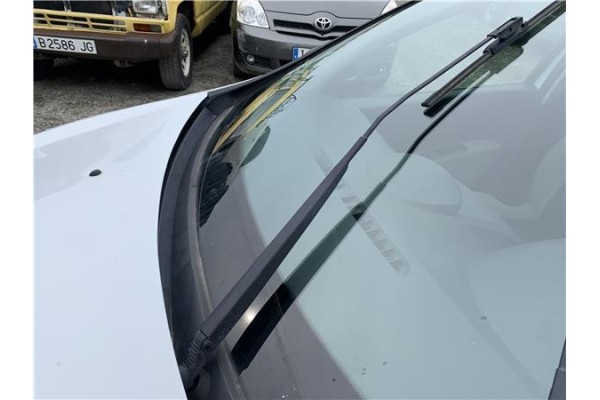 Recambio de brazo limpiaparabrisas delantero derecho para renault clio iii 1.5 dci (c/br1g) referencia OEM IAM 7701061594 770107
