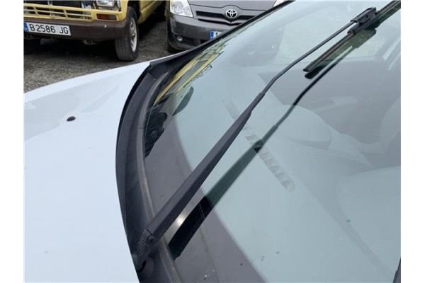 Recambio de brazo limpiaparabrisas delantero derecho para renault clio iii 1.5 dci (c/br1g) referencia OEM IAM 7701061594 770107