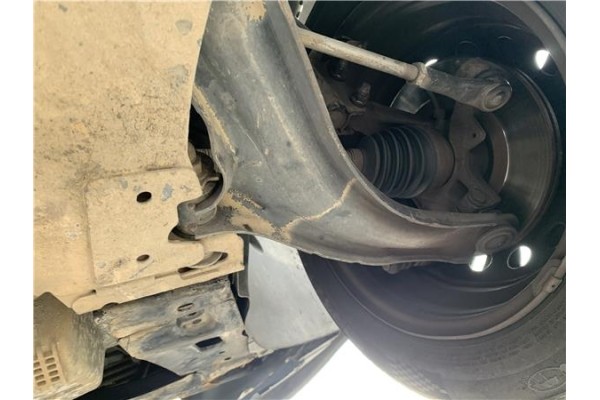 Recambio de brazo suspension delantero derecho para renault clio iii 1.5 dci (c/br1g) referencia OEM IAM 8200615058 8200744092 