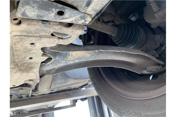 Recambio de brazo suspension delantero izquierdo para renault clio iii 1.5 dci (c/br1g) referencia OEM IAM 8200615057 8200744091