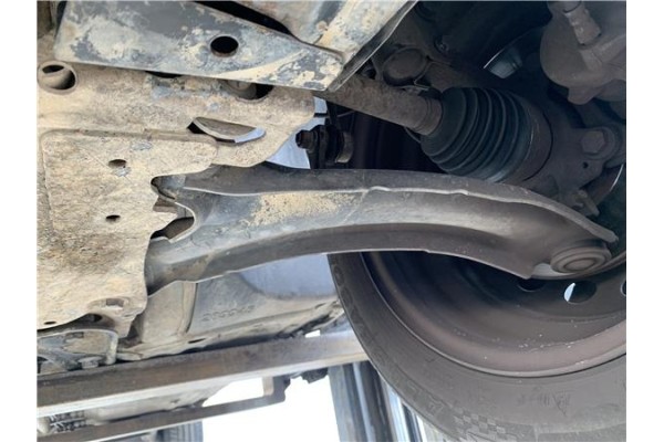 Recambio de brazo suspension delantero izquierdo para renault clio iii 1.5 dci (c/br1g) referencia OEM IAM 8200615057 8200744091