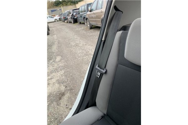 Recambio de cinturon seguridad trasero derecho para renault clio iii 1.5 dci (c/br1g) referencia OEM IAM 8200683948  