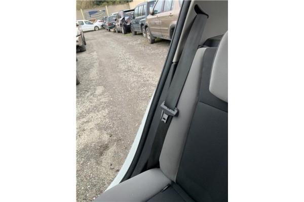 Recambio de cinturon seguridad trasero derecho para renault clio iii 1.5 dci (c/br1g) referencia OEM IAM 8200683948  
