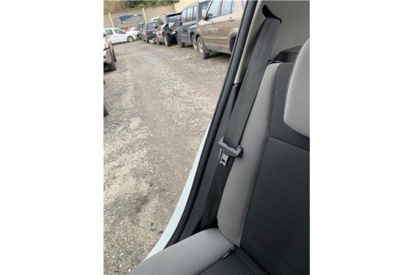 Recambio de cinturon seguridad trasero derecho para renault clio iii 1.5 dci (c/br1g) referencia OEM IAM 8200683948  